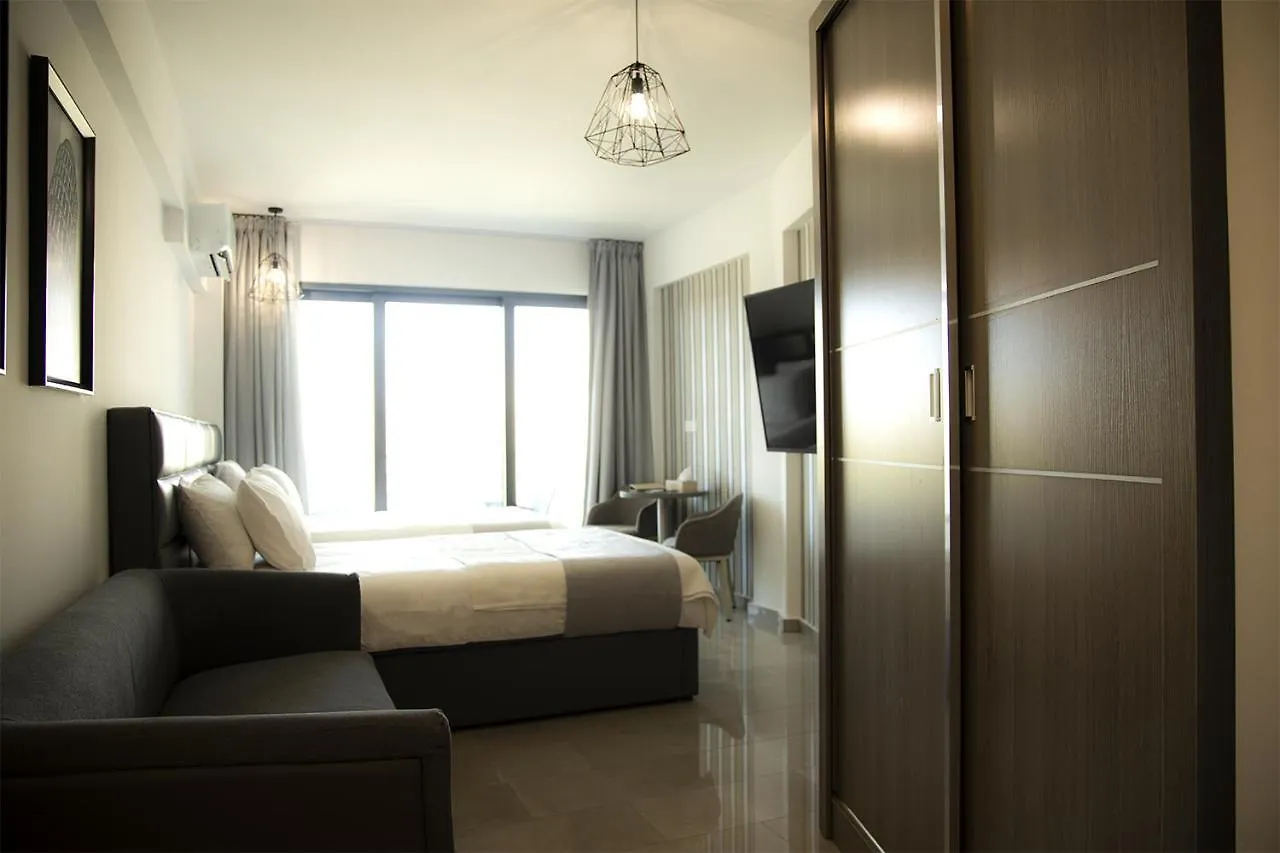 Jimmy'S Suites Larnaca Kypr