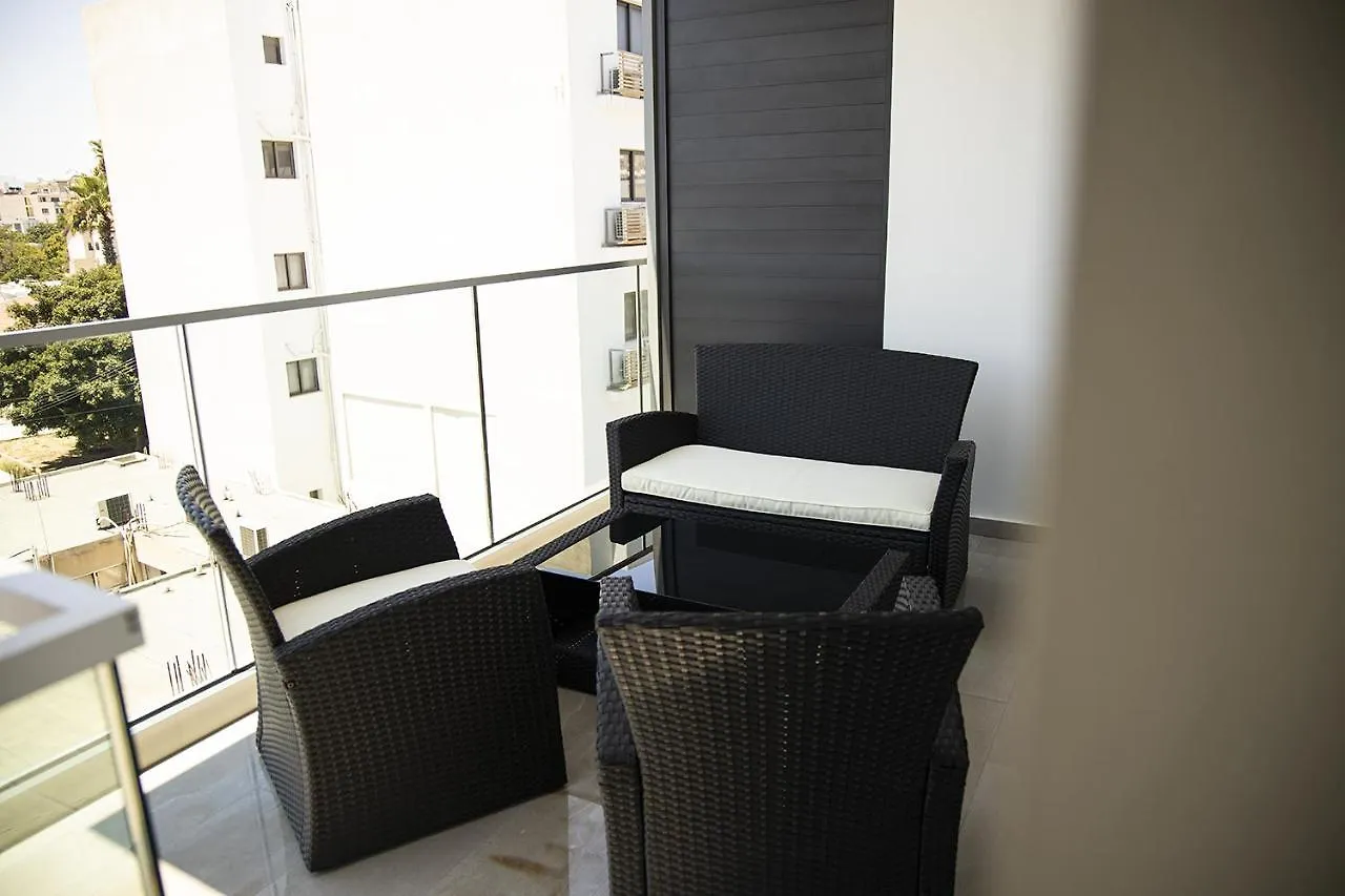 Jimmy'S Suites Larnaca Kypr