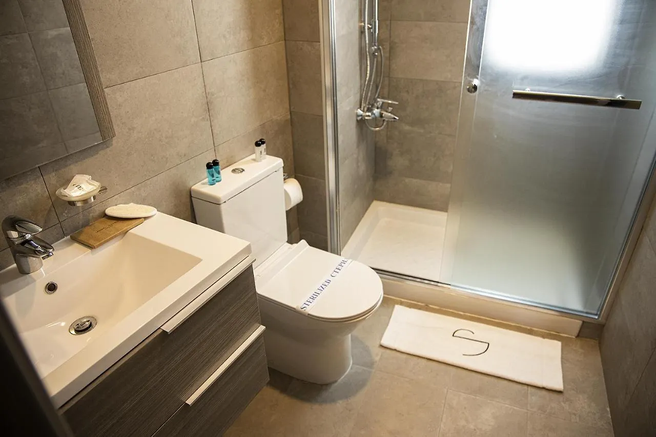 Jimmy'S Suites Larnaca 3*,  Kypr