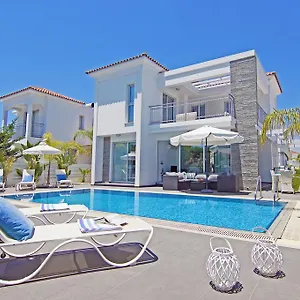 villa-adonia.protaras-cy-hotels.com/