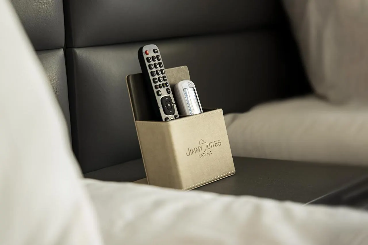 Jimmy'S Suites Larnaca Aparthotel